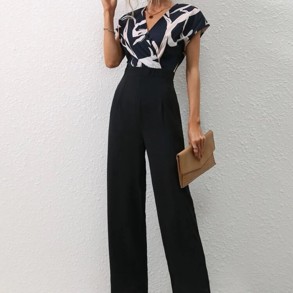 V-Neck Graphic Jumpsuit, Women’s Business Suit, Casual Jumpsuit, Size Large